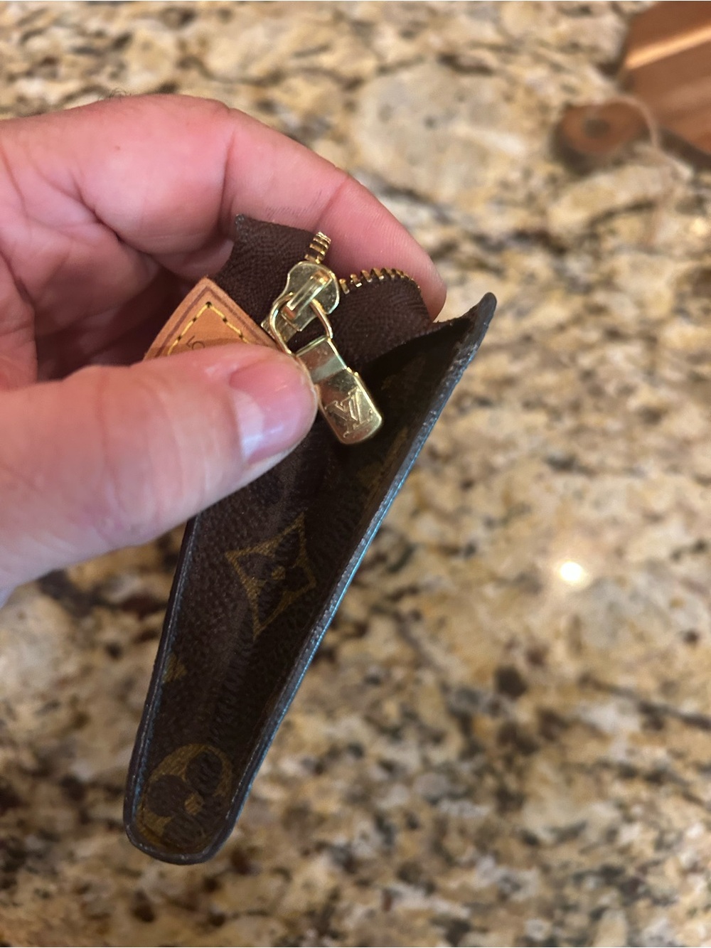 Louis Vuitton Pouch Vintage comes with coa. with unbranded chain - Picture 5 of 10